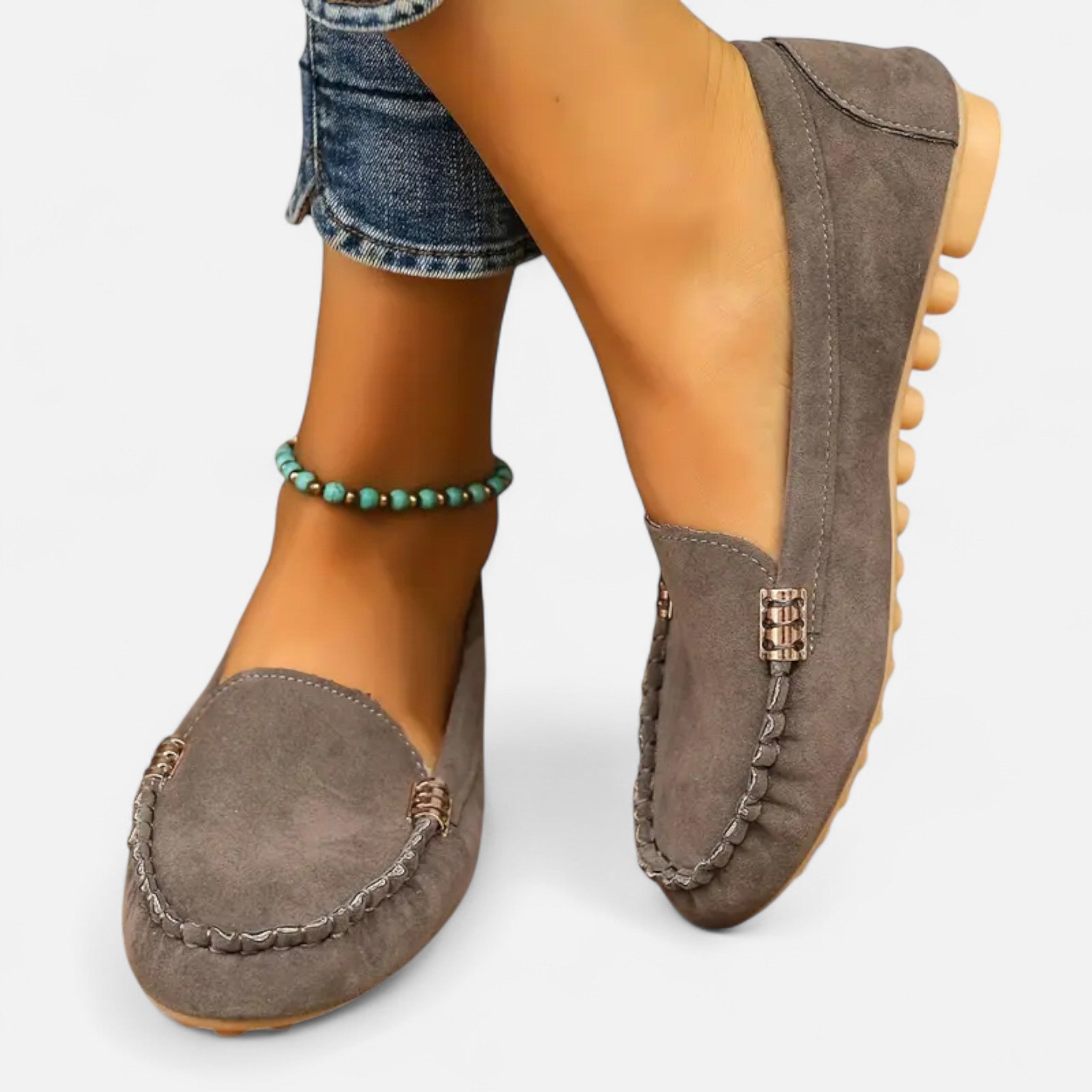 Valmonti | Damskie Mokasyny – Elegancja z Wytwornym Metalowym Dekorem