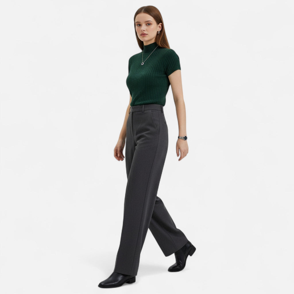 Valmonti | Damska dzianinowa bluzka – Elegancja z krótkim rękawem i golfem