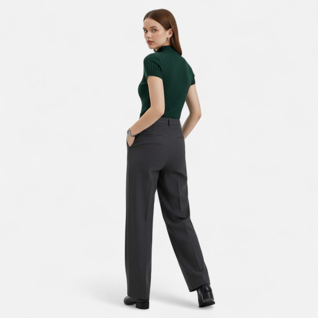 Valmonti | Damska dzianinowa bluzka – Elegancja z krótkim rękawem i golfem