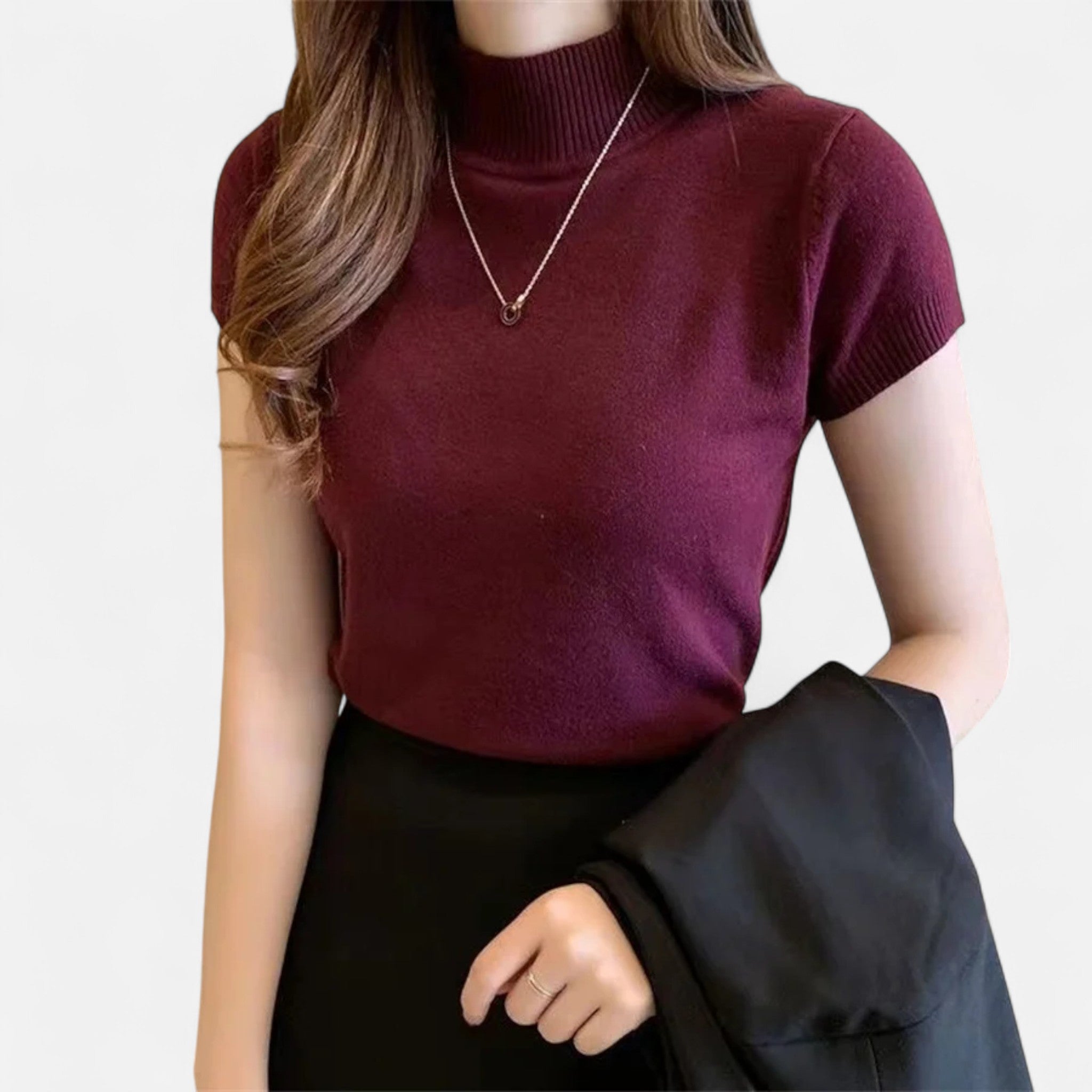 Valmonti | Damska dzianinowa bluzka – Elegancja z krótkim rękawem i golfem